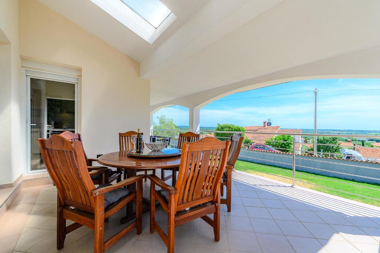 Villa Elisa Kaštelir Εξωτερικό φωτογραφία