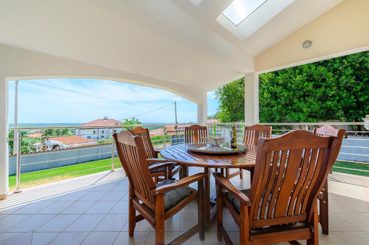 Villa Elisa Kaštelir Εξωτερικό φωτογραφία